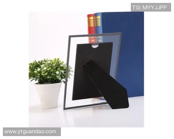 足球明星风采定格 球场瞬间永恒收藏 定制专属球星相框